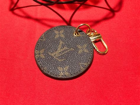 louis vuitton schlüsselanhänger preis|louis vuitton keychain.